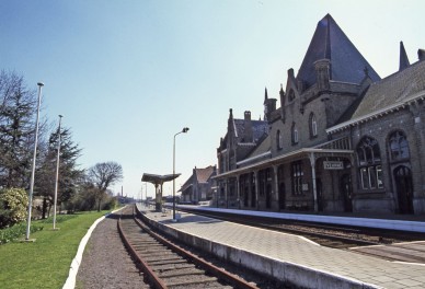 Veurne - SNCB K04374-006.jpg